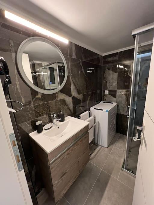 Luxury Apartment Near Acropolis Athena Bagian luar foto