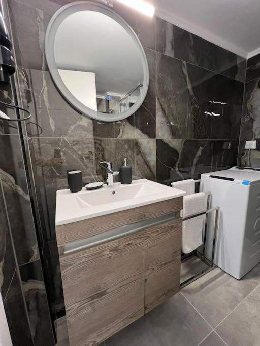 Luxury Apartment Near Acropolis Athena Bagian luar foto